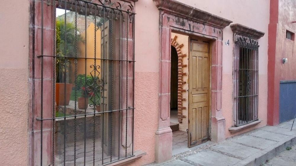 Casa Los Naranjos Альенде Экстерьер фото